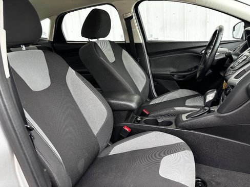 Used 2014 Ford Focus SE w/ SE Sport Package FWD image 15