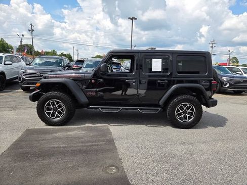Used 2024 Jeep Wrangler Unlimited Rubicon w/ Technology Group AWD/4WD image 4