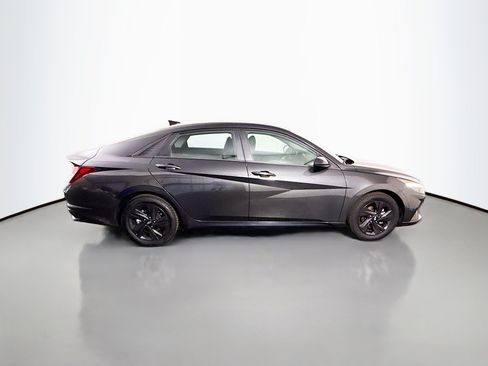 Used 2023 Hyundai Elantra SEL FWD image 11