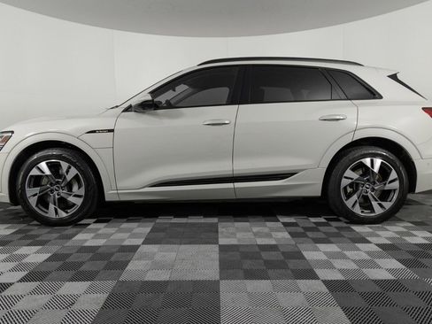 Used 2021 Audi e-tron Premium w/ Convenience Plus Package image 3