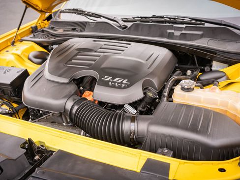 Used 2017 Dodge Challenger GT w/ Driver Convenience Group AWD/4WD image 29