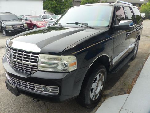 Used 2008 Lincoln Navigator 2WD image 2