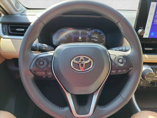 Used 2025 Toyota RAV4 Limited FWD image 20