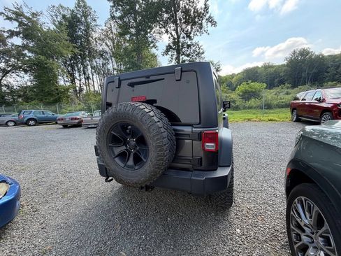 Used 2017 Jeep Wrangler Unlimited Sport w/ Quick Order Package 24S AWD/4WD image 7