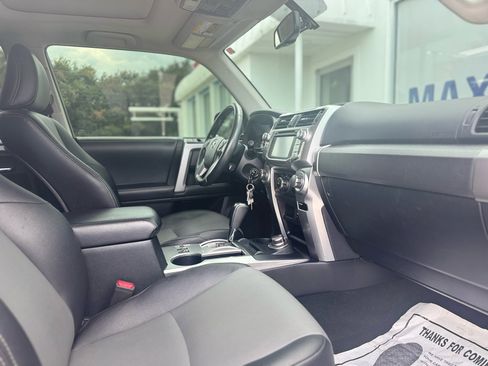 Used 2018 Toyota 4Runner SR5 image 40