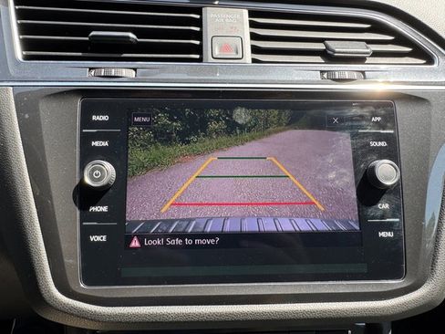 Used 2019 Volkswagen Tiguan S FWD image 22