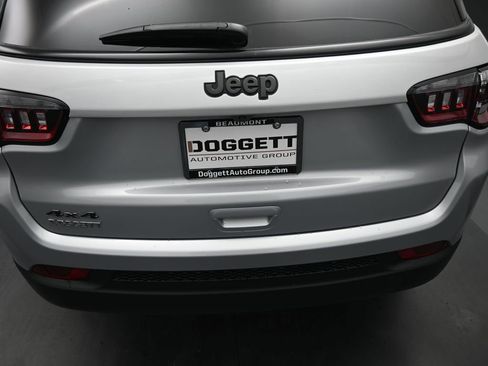 New 2026 Jeep Compass Latitude AWD/4WD image 12