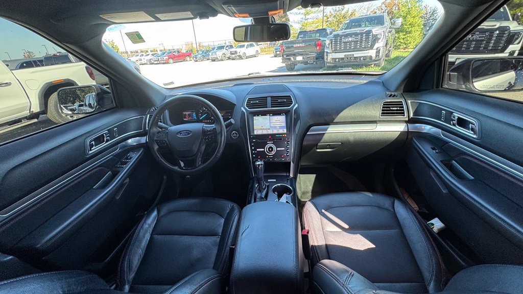 Used 2018 Ford Explorer Sport w/ Ford Safe & Smart Package AWD/4WD image 17