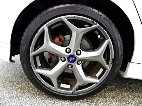 Used 2017 Ford Focus ST FWD image 20