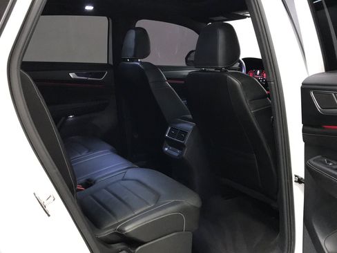 Used 2024 Volkswagen Atlas Cross Sport SEL R-Line AWD/4WD image 15