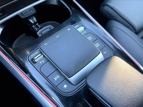 Used 2022 Mercedes-Benz GLB 250 GLB 250 image 36