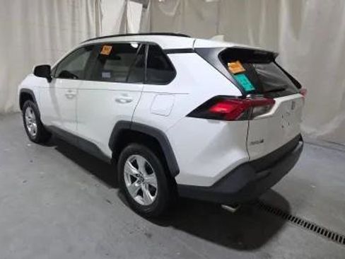 Used 2019 Toyota RAV4 XLE image 3