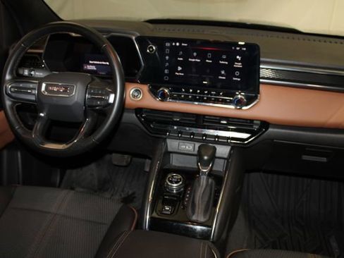 Used 2023 GMC Canyon AT4 w/ Technology Package AWD/4WD image 13
