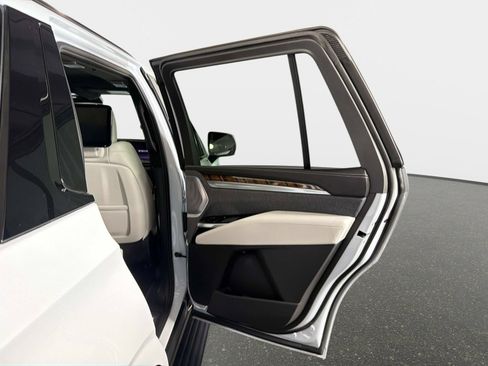 Used 2026 Cadillac Escalade Platinum Sport w/ LPO, Floor Liner Package AWD/4WD image 28