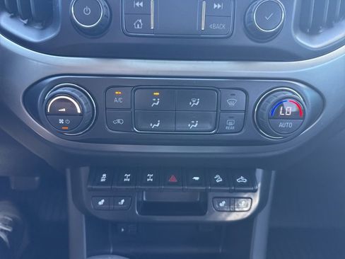 Used 2022 Chevrolet Colorado ZR2 AWD/4WD image 17