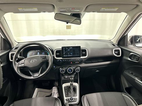 Used 2023 Hyundai Venue Limited w/ Cargo Package FWD image 19