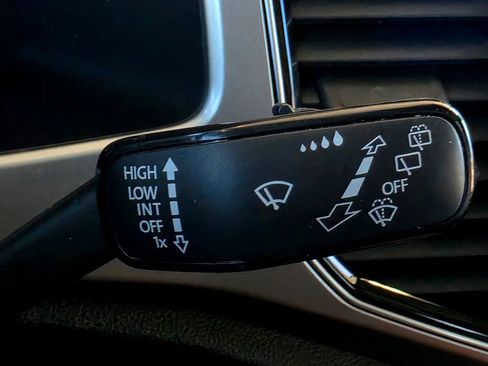Used 2019 Volkswagen Atlas SEL AWD/4WD image 27
