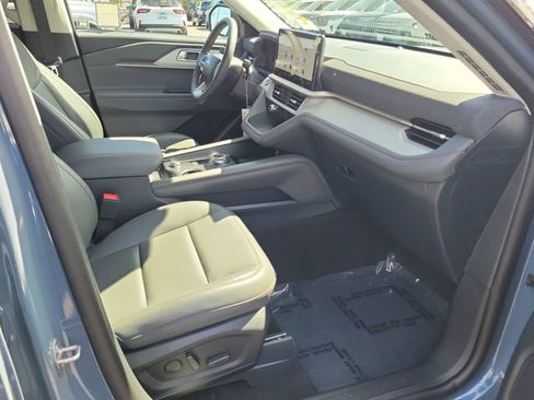 Used 2026 Ford Explorer Active w/ Active Comfort Package RWD image 16