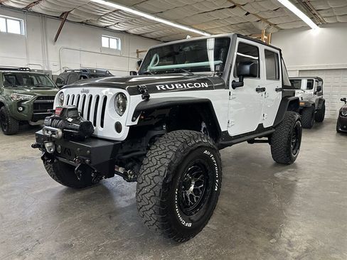 Used 2014 Jeep Wrangler Unlimited Rubicon w/ Max Tow Package AWD/4WD image 6