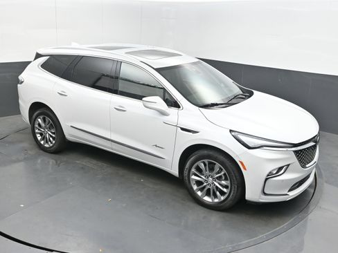 Used 2024 Buick Enclave Avenir FWD image 19
