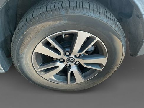 Used 2016 Toyota RAV4 XLE AWD/4WD image 14