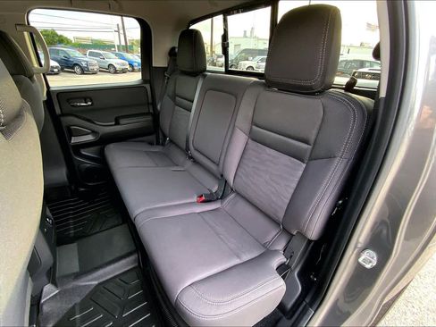 Used 2024 Nissan Frontier SV w/ SV Convenience Package RWD image 20