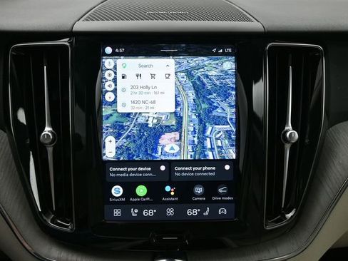 Used 2023 Volvo XC60 B5 Plus w/ Protection Package Premier image 14