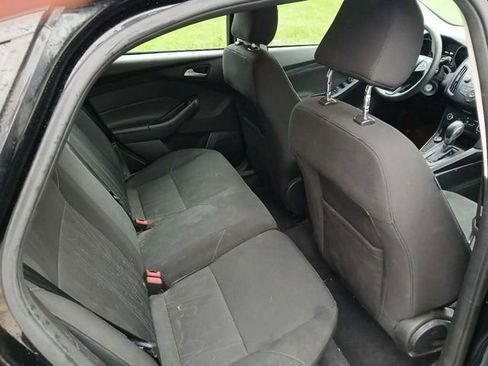 Used 2017 Ford Focus SE FWD image 5