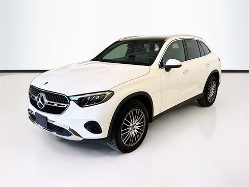 Certified 2025 Mercedes-Benz GLC 300 4MATIC image 1