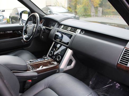 Used 2020 Land Rover Range Rover HSE image 16