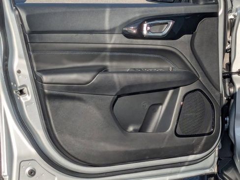 New 2026 Jeep Compass Latitude image 10