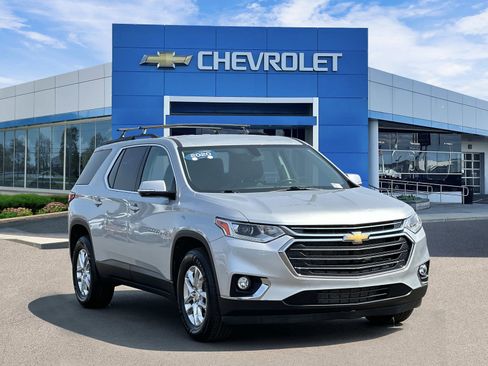Certified 2020 Chevrolet Traverse LT FWD image 6