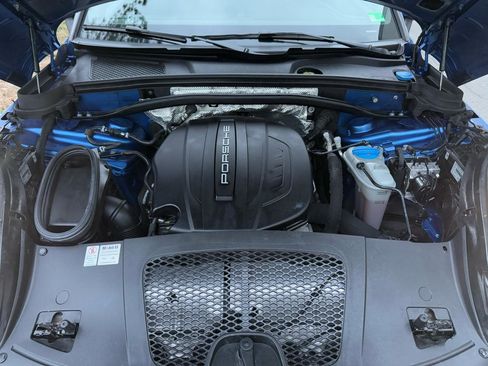 Used 2018 Porsche Macan AWD/4WD image 42