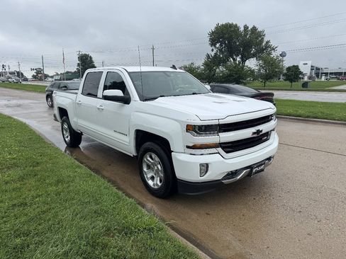 Used 2018 Chevrolet Silverado 1500 LT w/ All Star Edition AWD/4WD image 7
