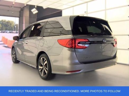 Used 2023 Honda Odyssey Touring image 3