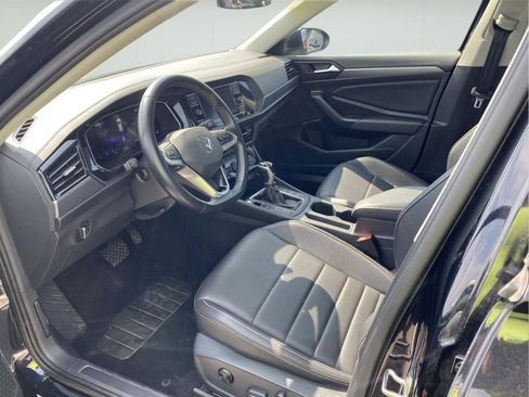 Used 2024 Volkswagen Jetta SE FWD image 11