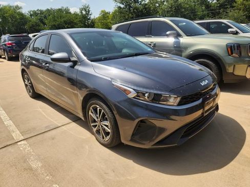 Used 2022 Kia Forte LXS FWD image 1