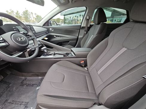 Used 2026 Hyundai Elantra SE FWD image 15