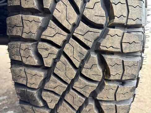 New 2026 GMC Canyon AT4X w/ LPO, Black Badging Package image 11