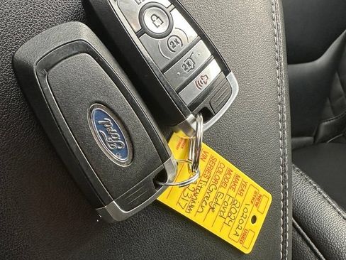 Used 2024 Ford Edge Titanium AWD/4WD image 8