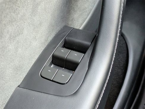 Used 2024 Tesla Model Y Long Range image 25