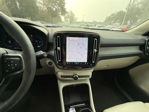 Certified 2023 Volvo XC40 B5 Plus w/ Driver Assist Package image 29