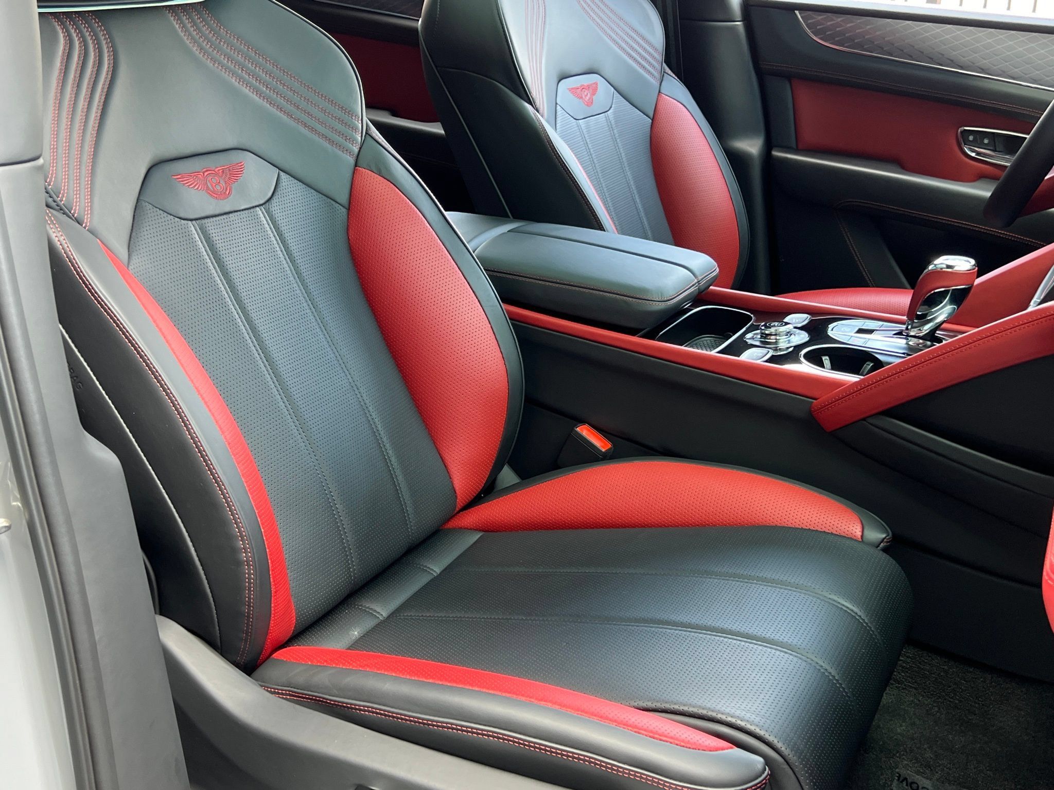 Certified 2024 Bentley Bentayga AWD/4WD image 19