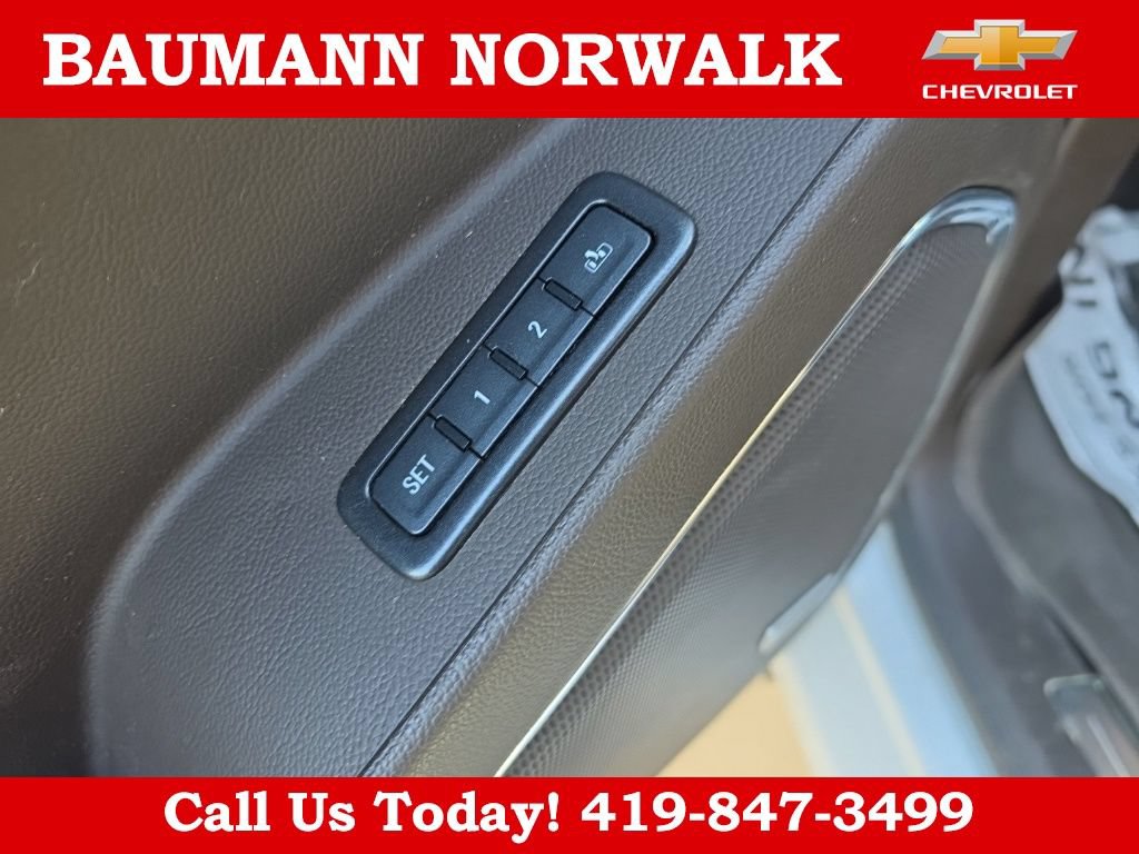 Used 2017 GMC Yukon XL Denali w/ Open Road Package AWD/4WD image 32
