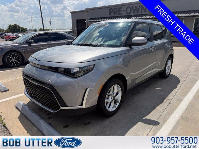 Used 2025 Kia Soul S FWD image 2