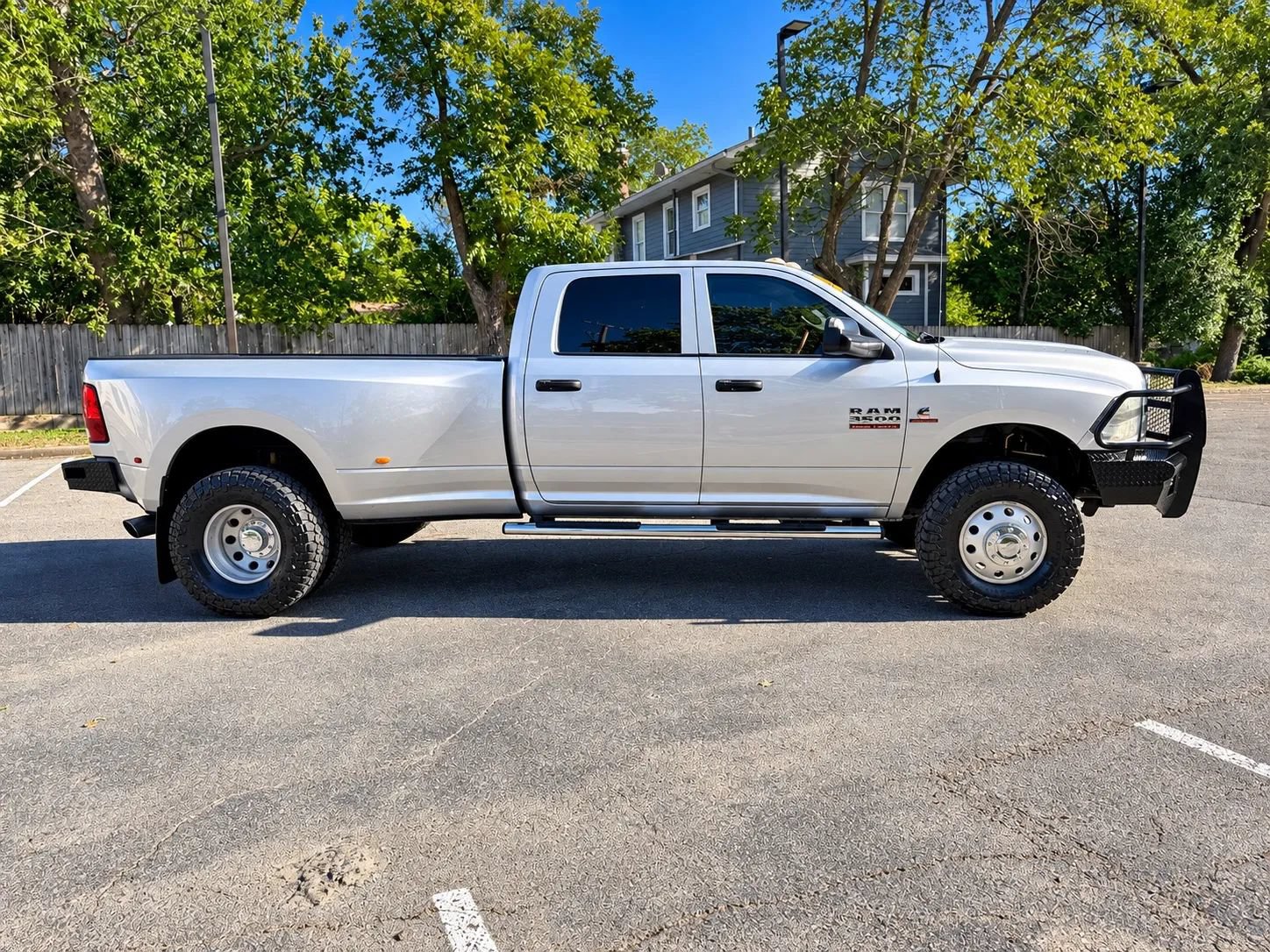 Used 2018 RAM 3500 Tradesman w/ Chrome Appearance Group AWD/4WD image 4