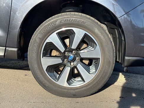 Used 2017 Subaru Forester 2.5i Premium image 4