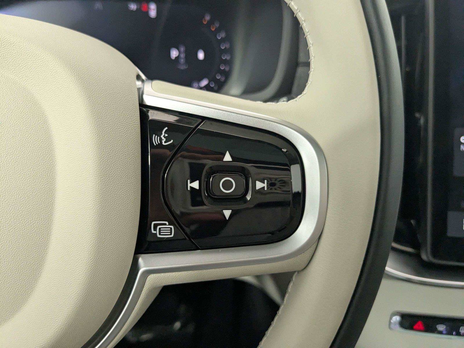 Used 2026 Volvo XC90 B6 Ultra w/ Protection Package Premier AWD/4WD image 20