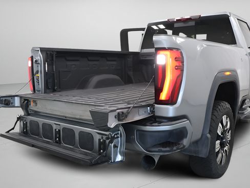 Used 2025 GMC Sierra 2500 Denali w/ Denali Reserve Package AWD/4WD image 38