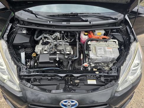Used 2016 Toyota Prius C Two image 40